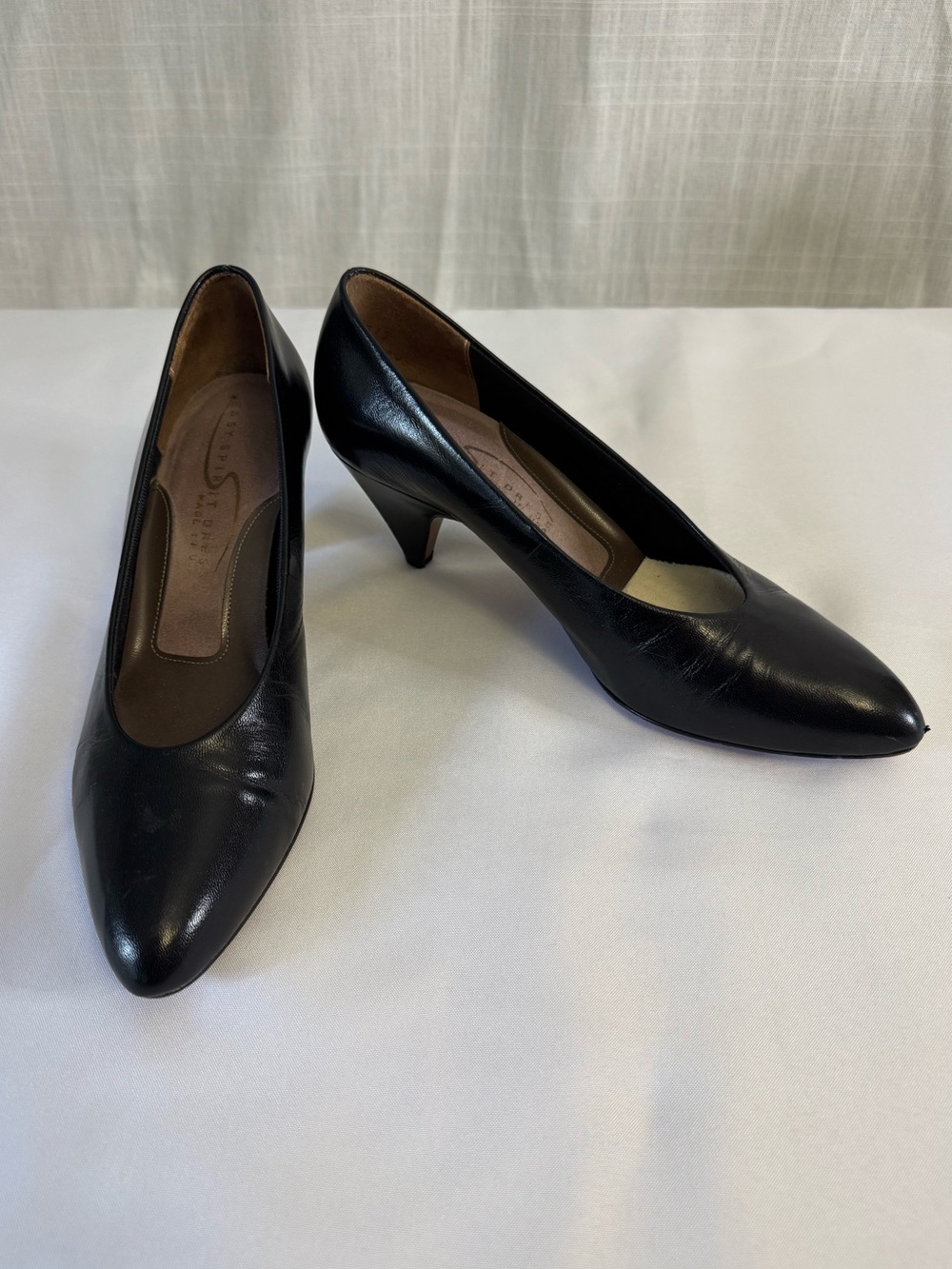 Vintage Black Leather Kitten Heel Easy Spirit Cone Heel Pumps Size 7.5